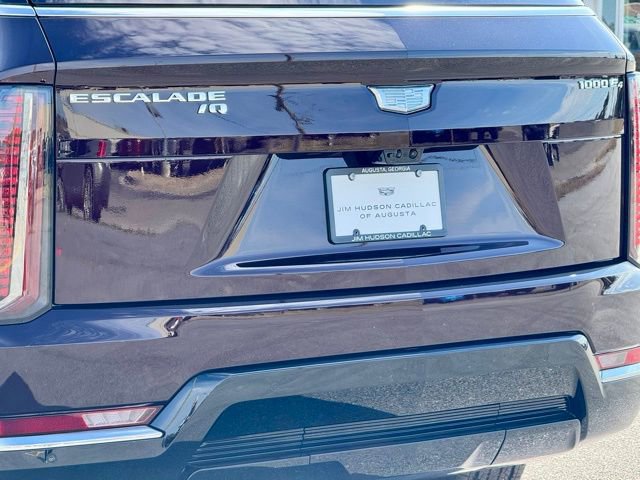 2025 Cadillac Escalade IQ Luxury photo 4