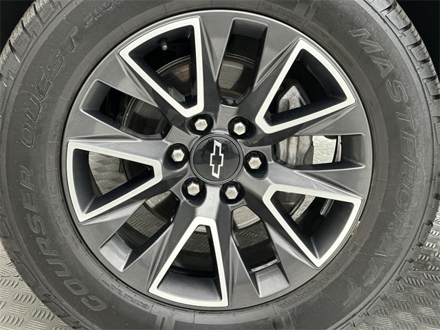 2021 Chevrolet Tahoe Z71 photo 2