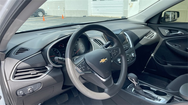 2025 CHEVROLET MALIBU - Image 10