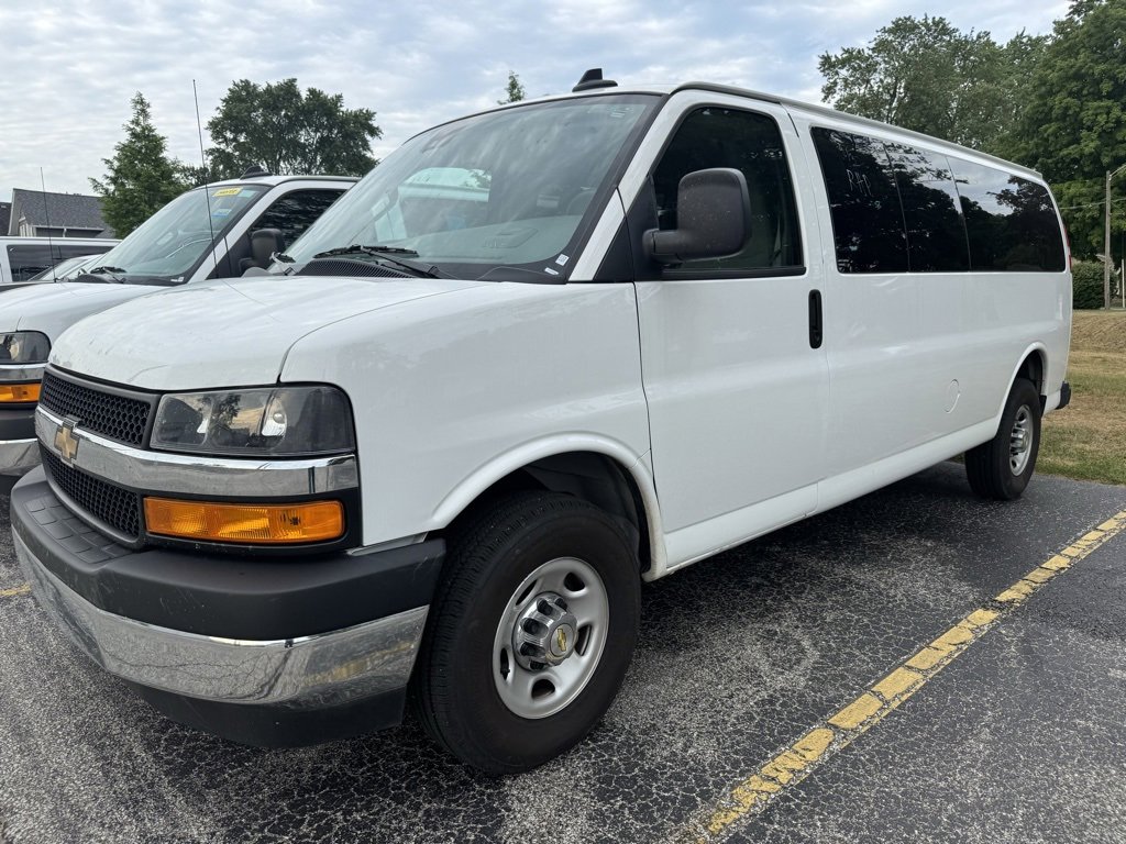 2024 Chevrolet Express Passenger 3500 photo 3