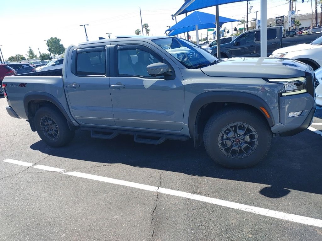 2023 Nissan Frontier PRO-4X photo 3