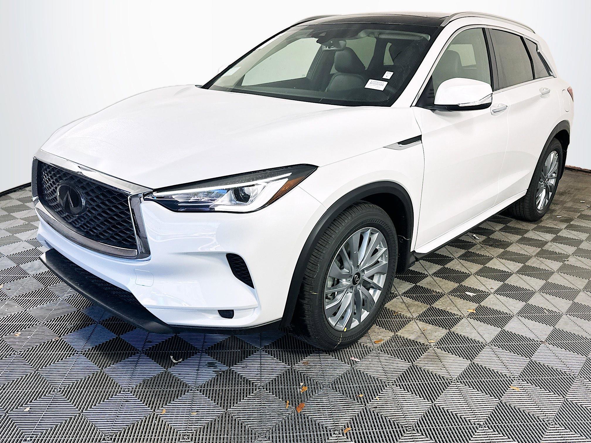 2025 Infiniti QX50 Luxe photo 3