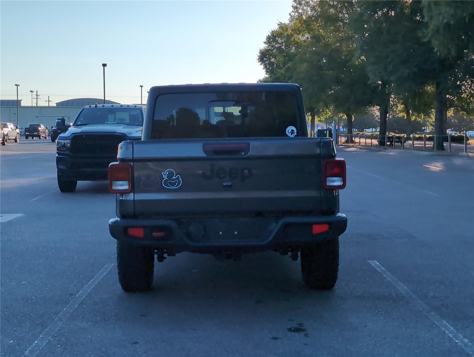2021 Jeep Gladiator Willys photo 4