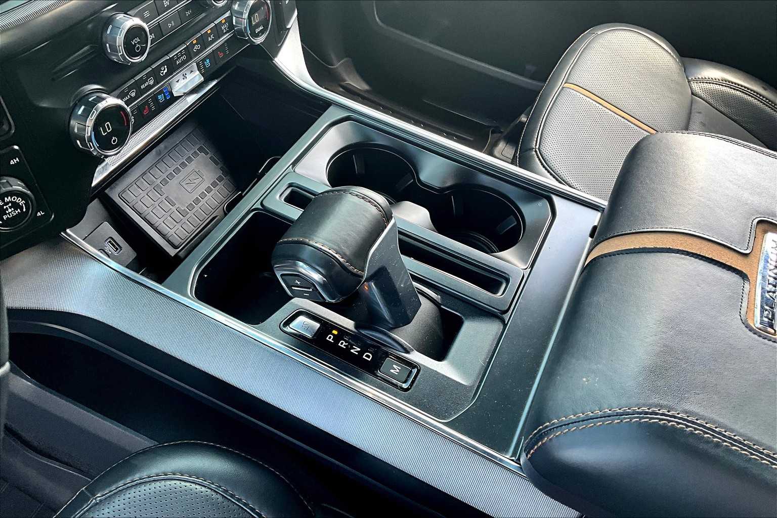 2021 Ford F-150 Platinum photo 16