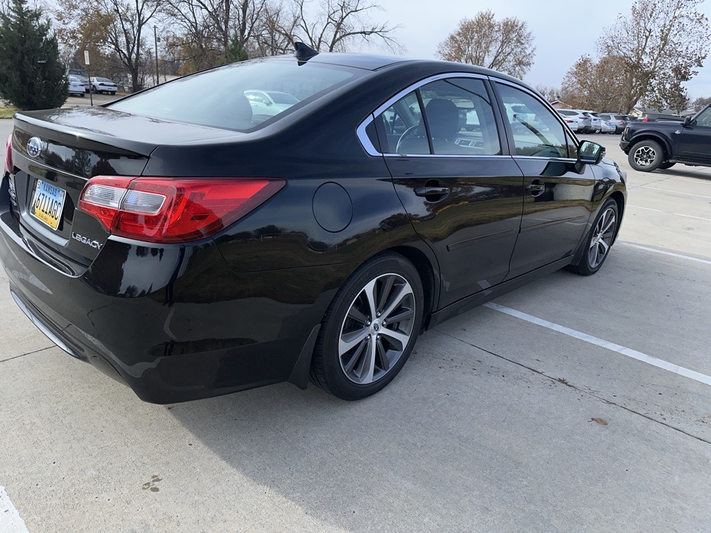 2016 Subaru Legacy 2.5i Limited photo 4