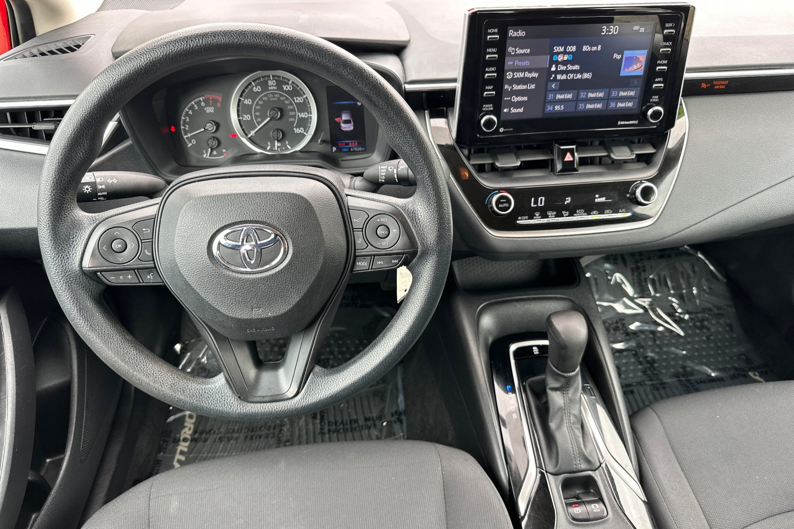 2021 Toyota Corolla LE photo 10