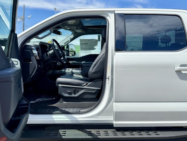 2025 Ford F-350 Lariat photo 12