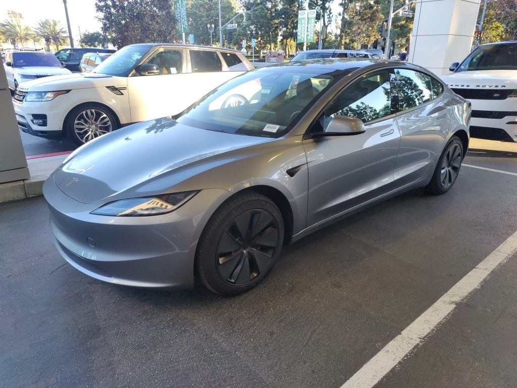 2025 Tesla Model 3 Performance's photo