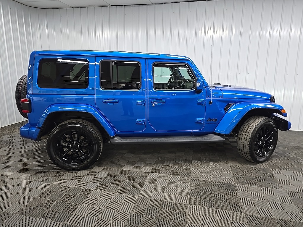 2023 Jeep Wrangler Altitude photo 2