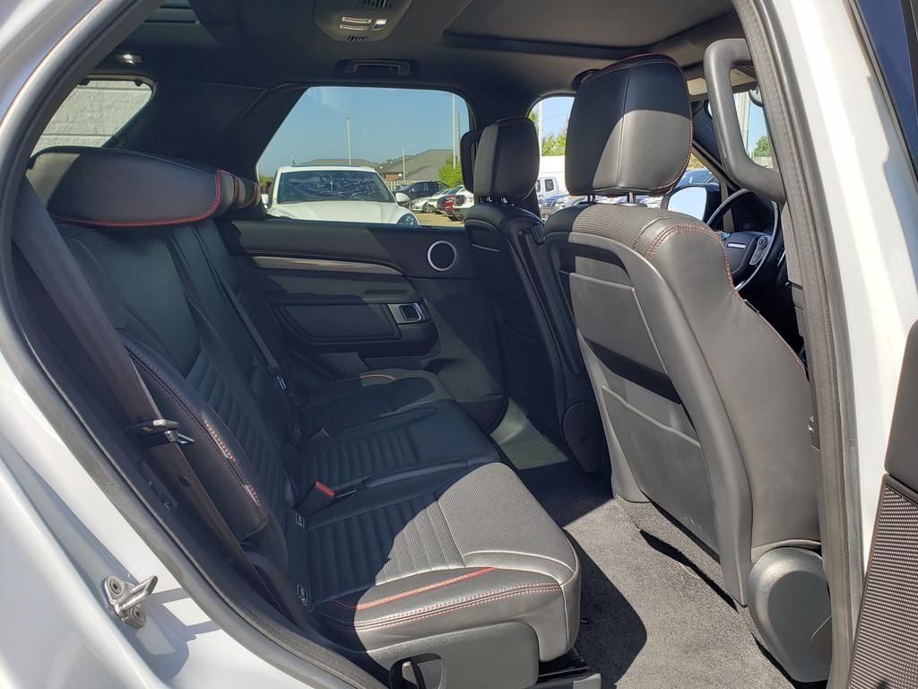 2018 Land Rover Discovery HSE photo 23