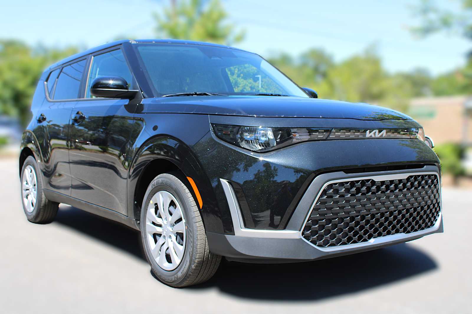 2025 Kia Soul LX photo 2