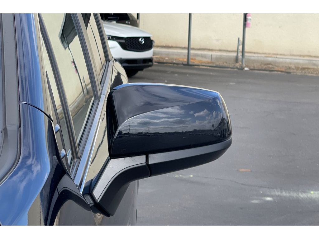 2022 Toyota Sienna XSE photo 44