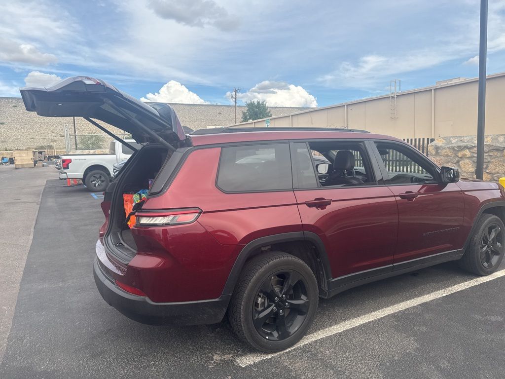 2021 Jeep Grand Cherokee Altitude photo 5