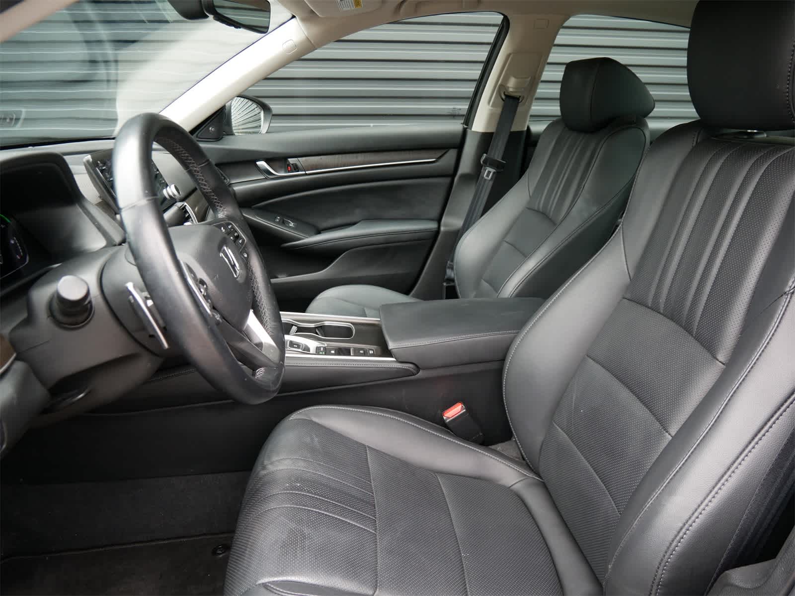 2021 Honda Accord Hybrid Touring photo 5