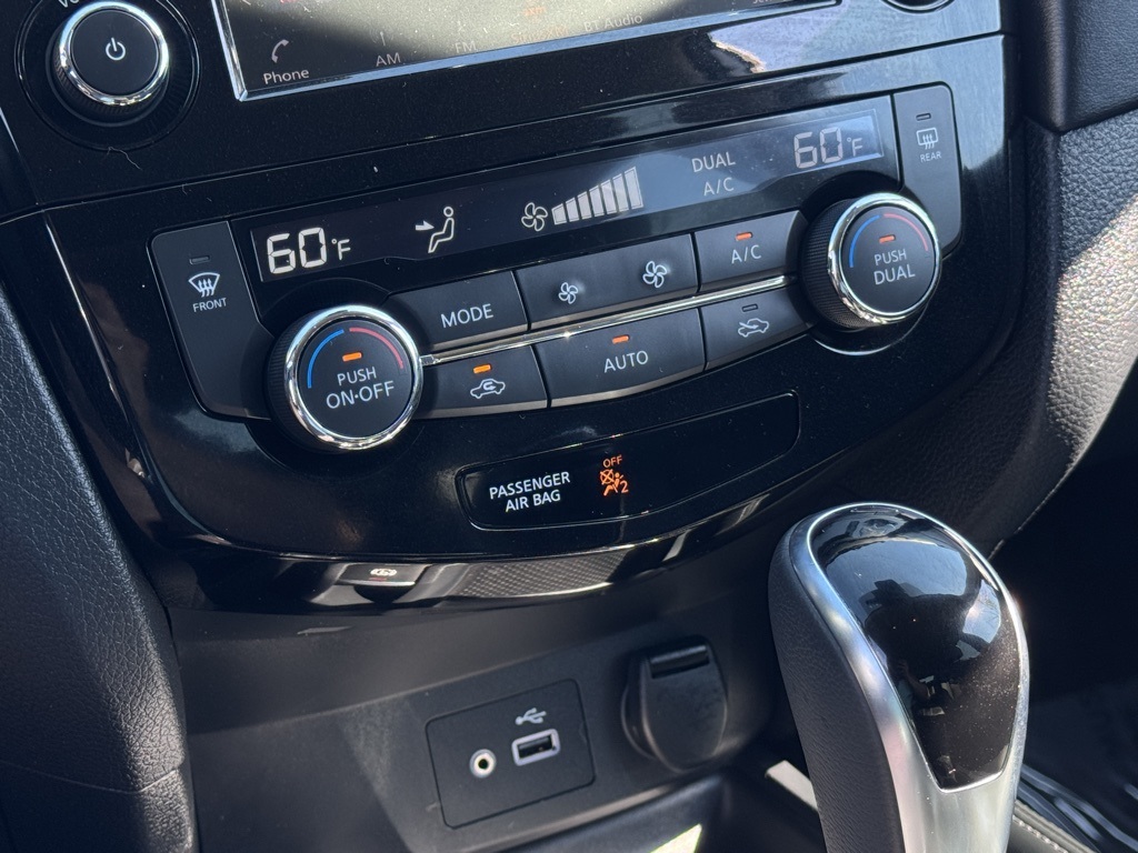 2019 Nissan Rogue SL photo 12