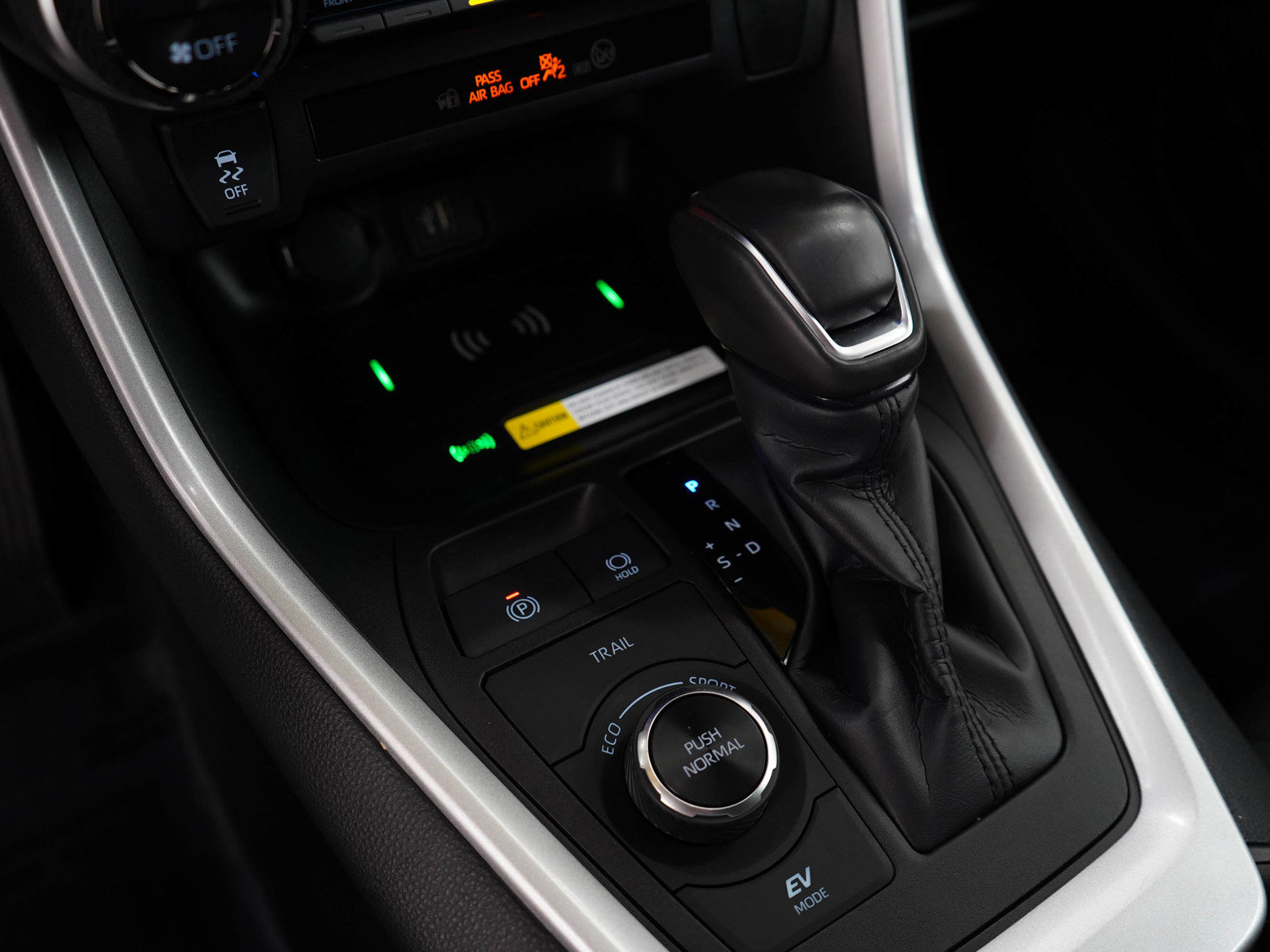 2024 Toyota RAV4 Hybrid SE photo 22