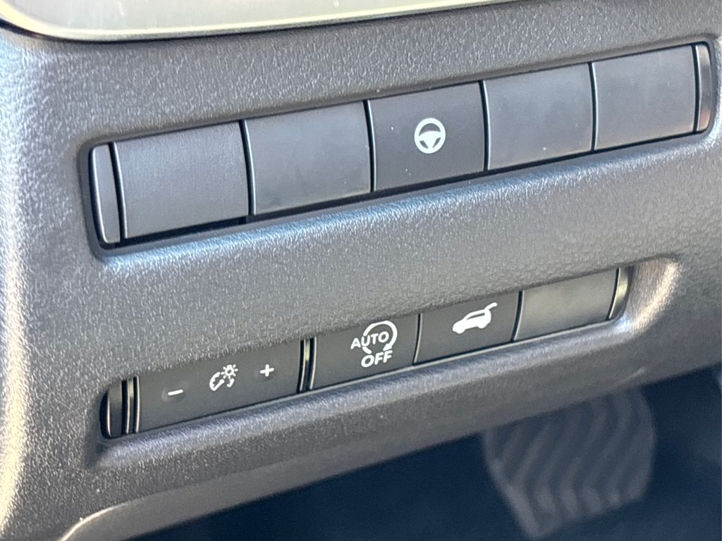2026 Nissan Rogue SV photo 11