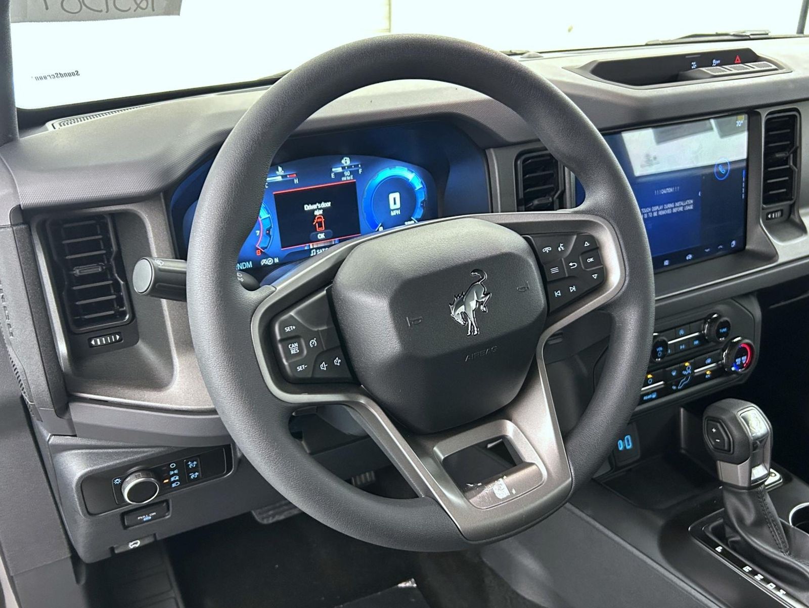 2025 Ford Bronco Base photo 11
