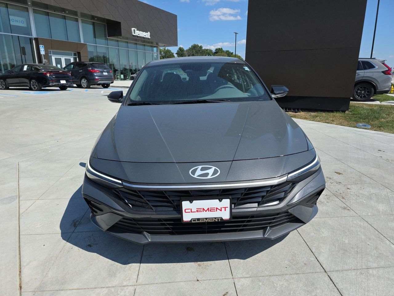2025 Hyundai Elantra SEL Sport photo 2