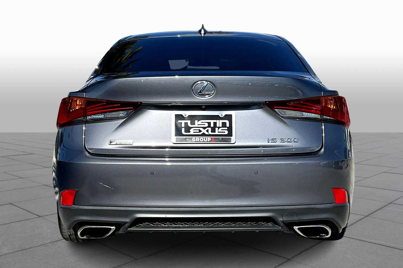 2020 Lexus IS 300 F SPORT photo 4