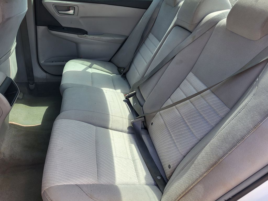 2016 Toyota Camry LE photo 26