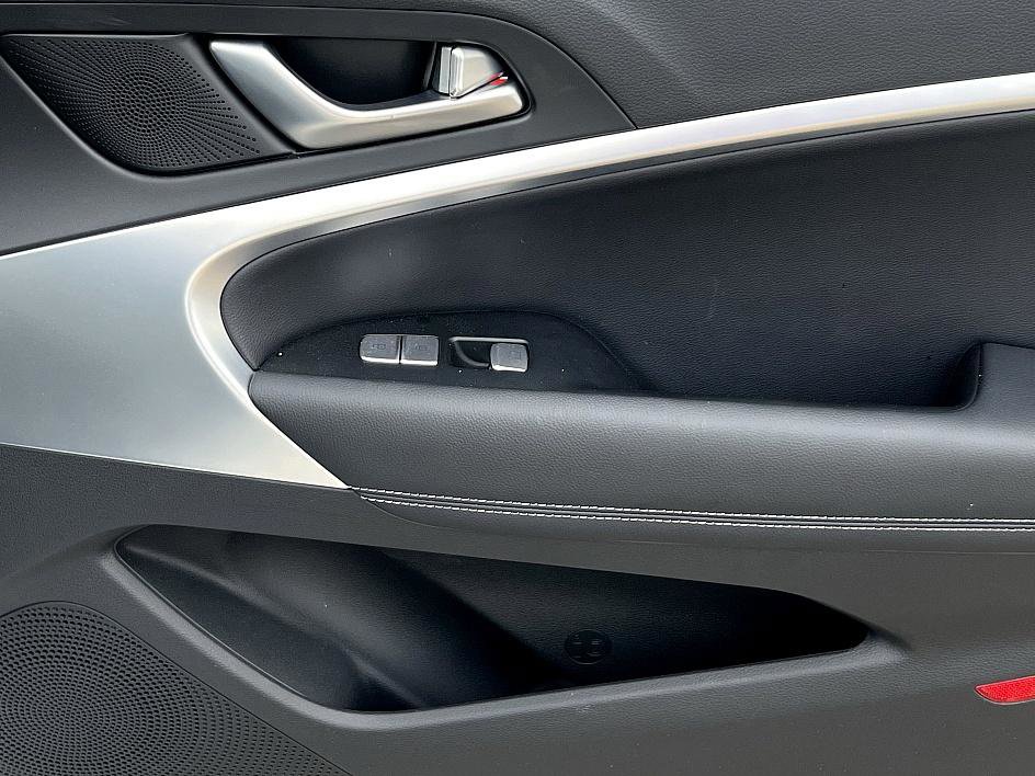 2025 Genesis G70 2.5T photo 21
