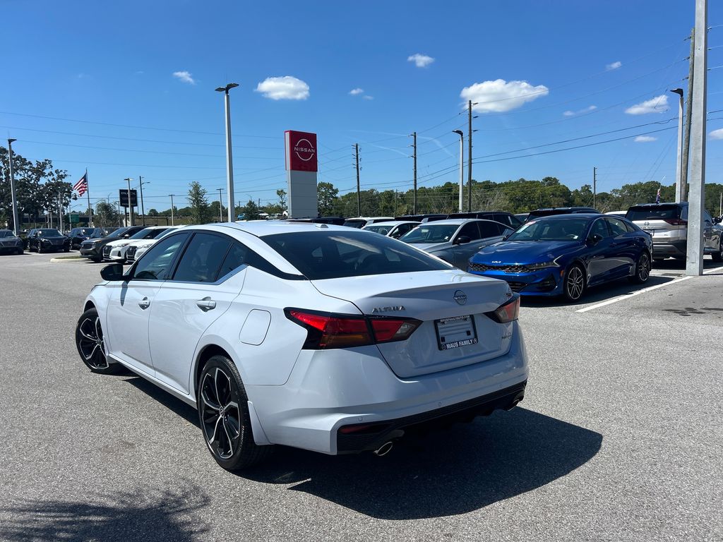 2025 Nissan Altima 2.5 SR photo 5