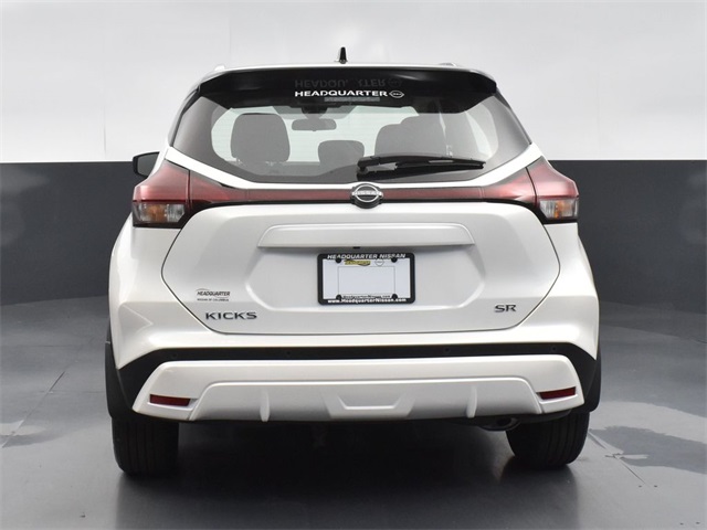 2024 Nissan Kicks SR photo 3