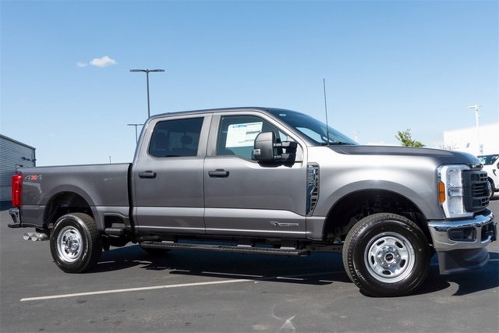 2025 Ford F-250 XL photo 3