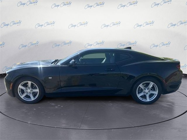 2022 Chevrolet Camaro 1LT photo 2