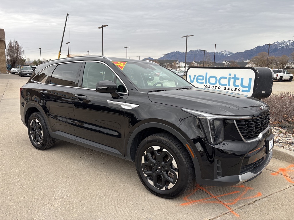 2024 Kia Sorento S's photo