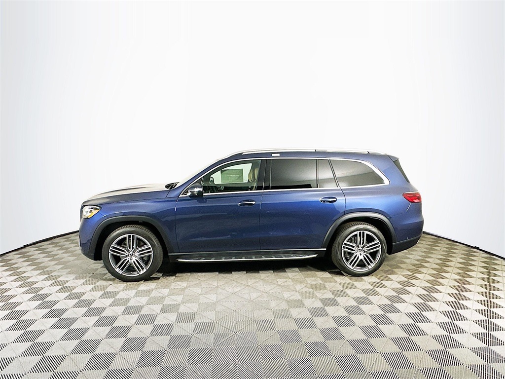 2026 Mercedes Benz GLS 450 4MATIC photo 3