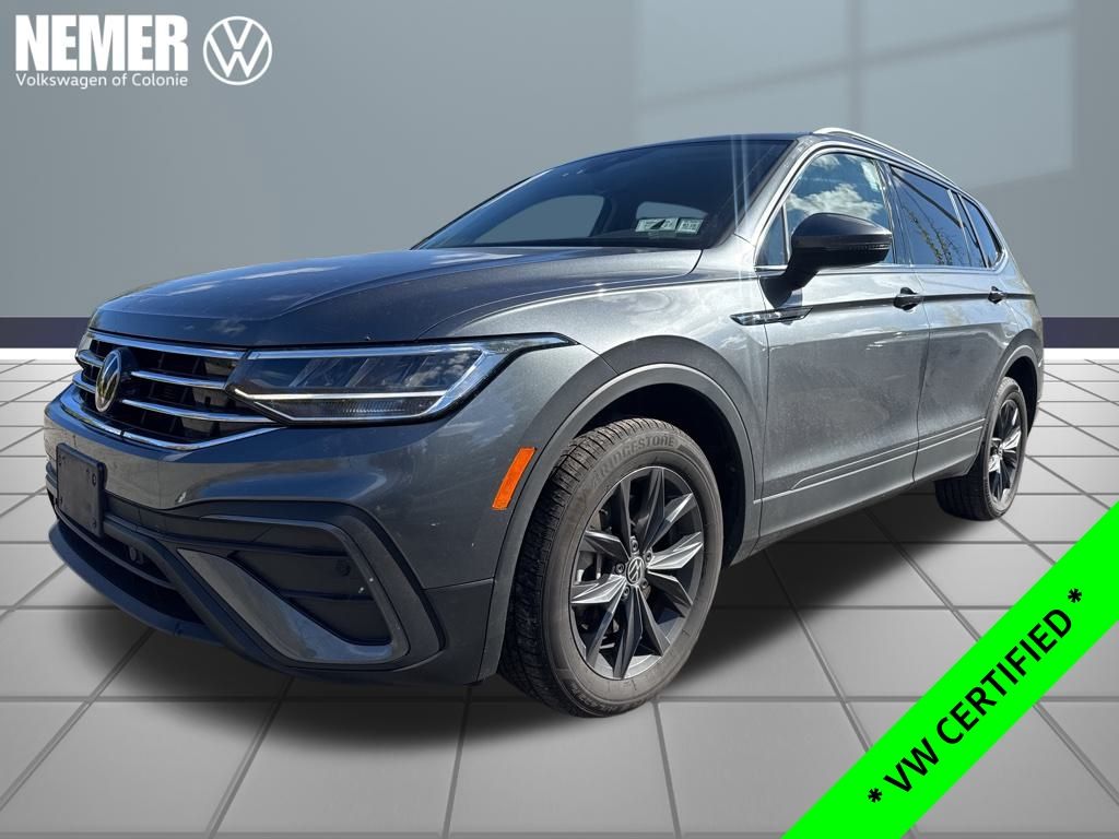 2023 Volkswagen Tiguan SE's photo