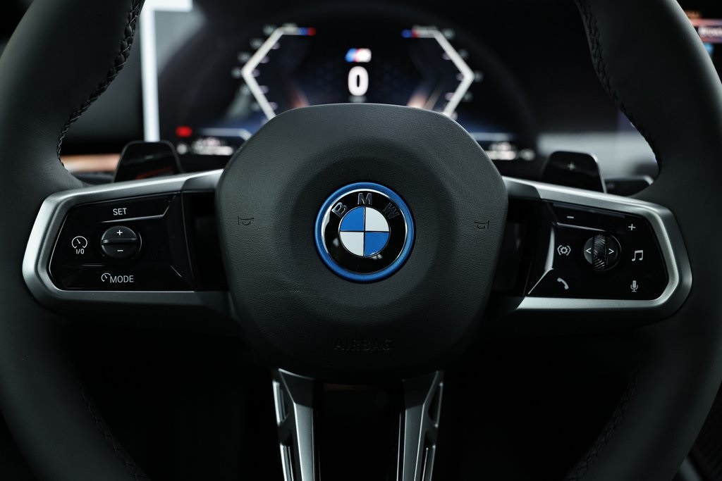2026 Bmw 550e xDrive photo 32