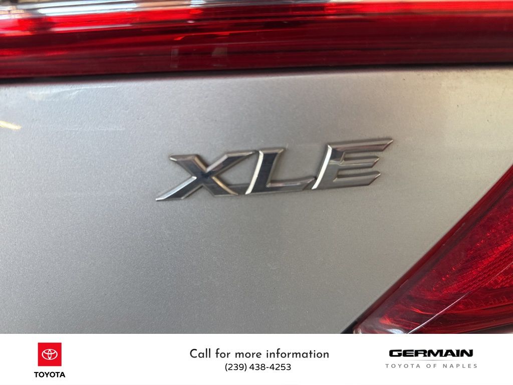 2013 Toyota Camry XLE photo 4