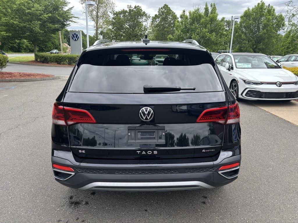 2022 Volkswagen Taos SE photo 4