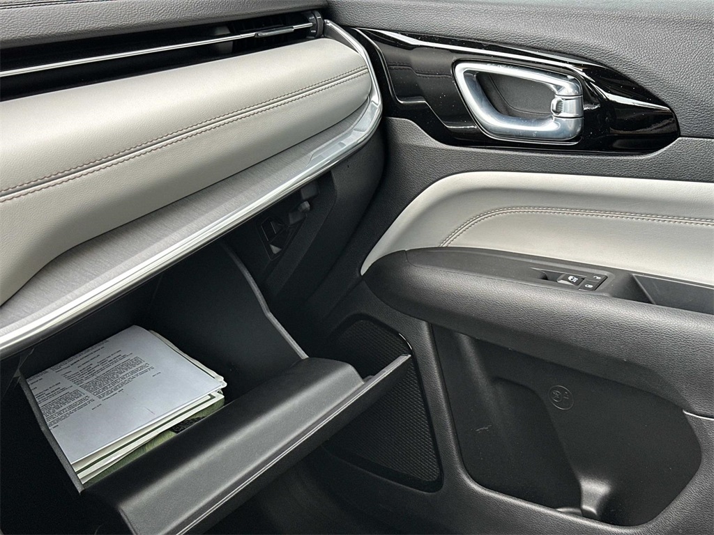 2024 Jeep Compass Limited photo 23