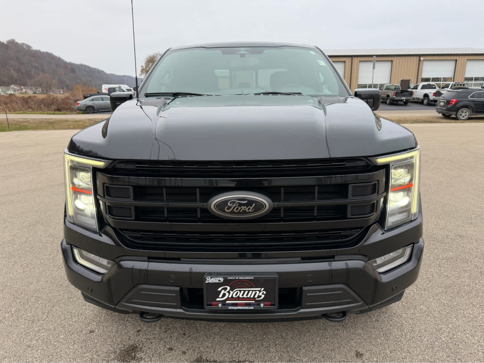 2023 Ford F-150 Lariat photo 2