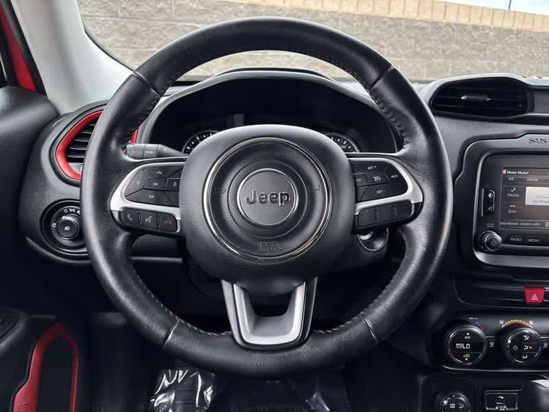 2016 Jeep Renegade Trailhawk photo 17