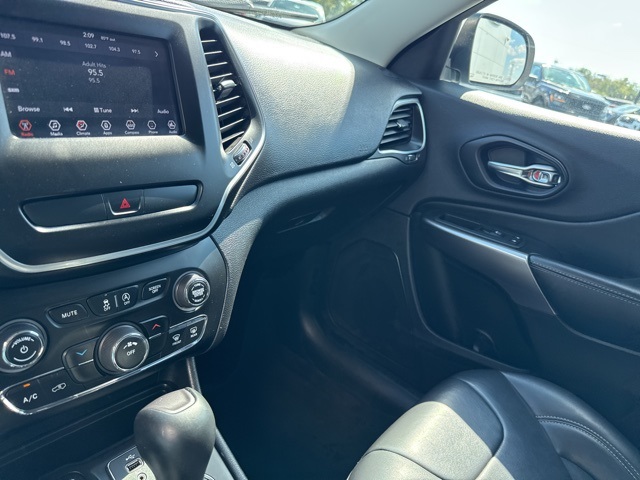 2019 Jeep Cherokee Latitude photo 23