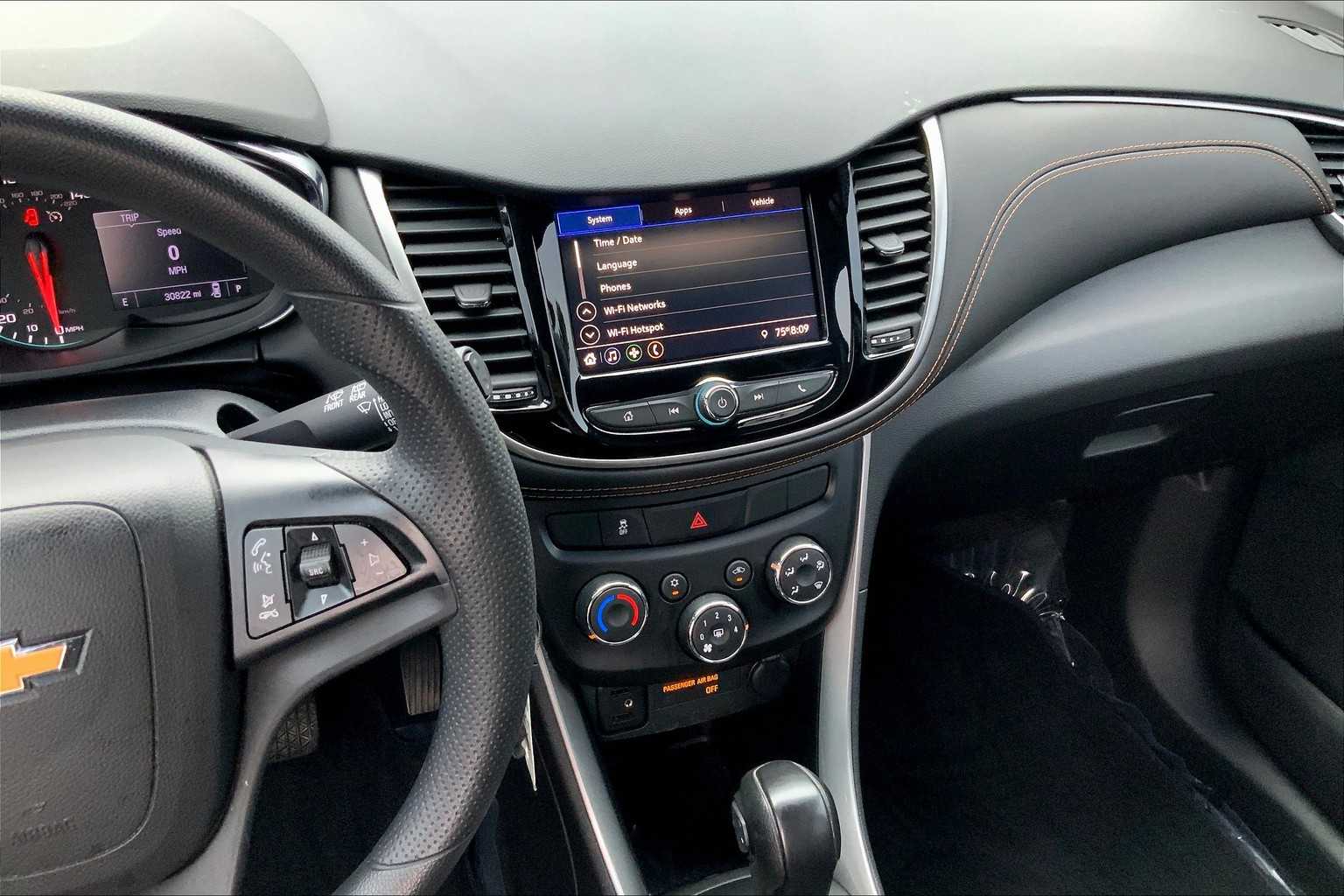 2021 Chevrolet Trax LS photo 6