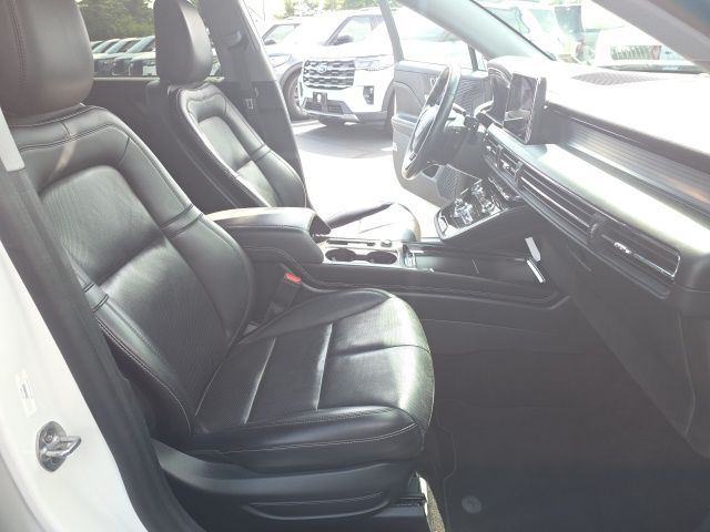 2021 Lincoln Corsair Standard photo 24