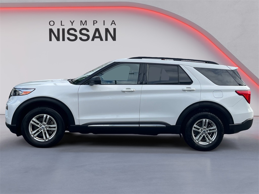 2023 Ford Explorer XLT photo 2