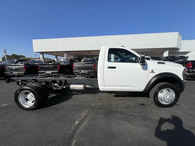 2026 Ram 5500 Tradesman photo 2