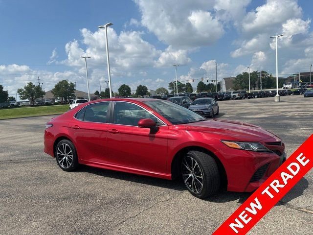 2019 Toyota Camry SE photo 11