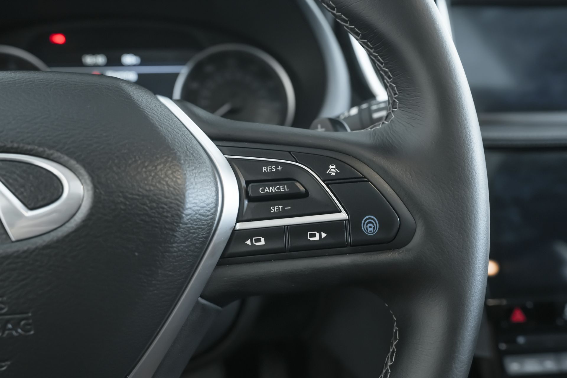 2025 Infiniti QX50 Luxe AWD photo 15