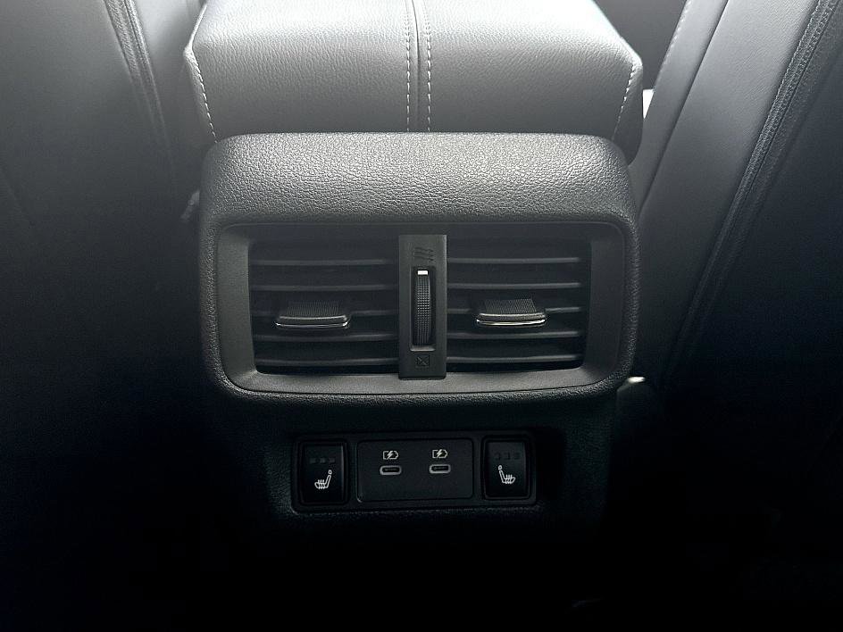 2025 Nissan Murano Platinum photo 19