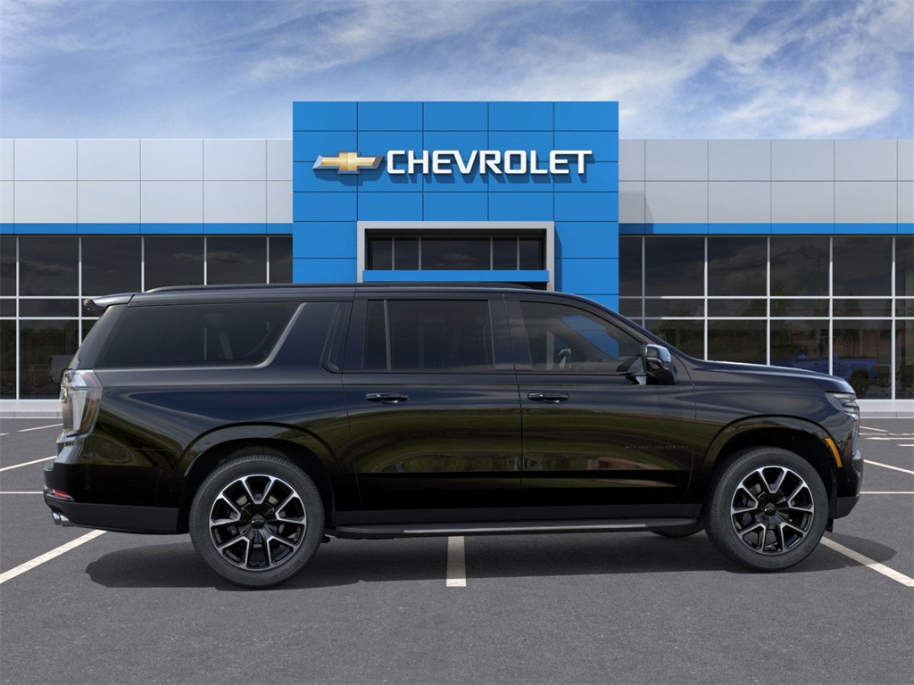 2025 Chevrolet Suburban RST photo 4