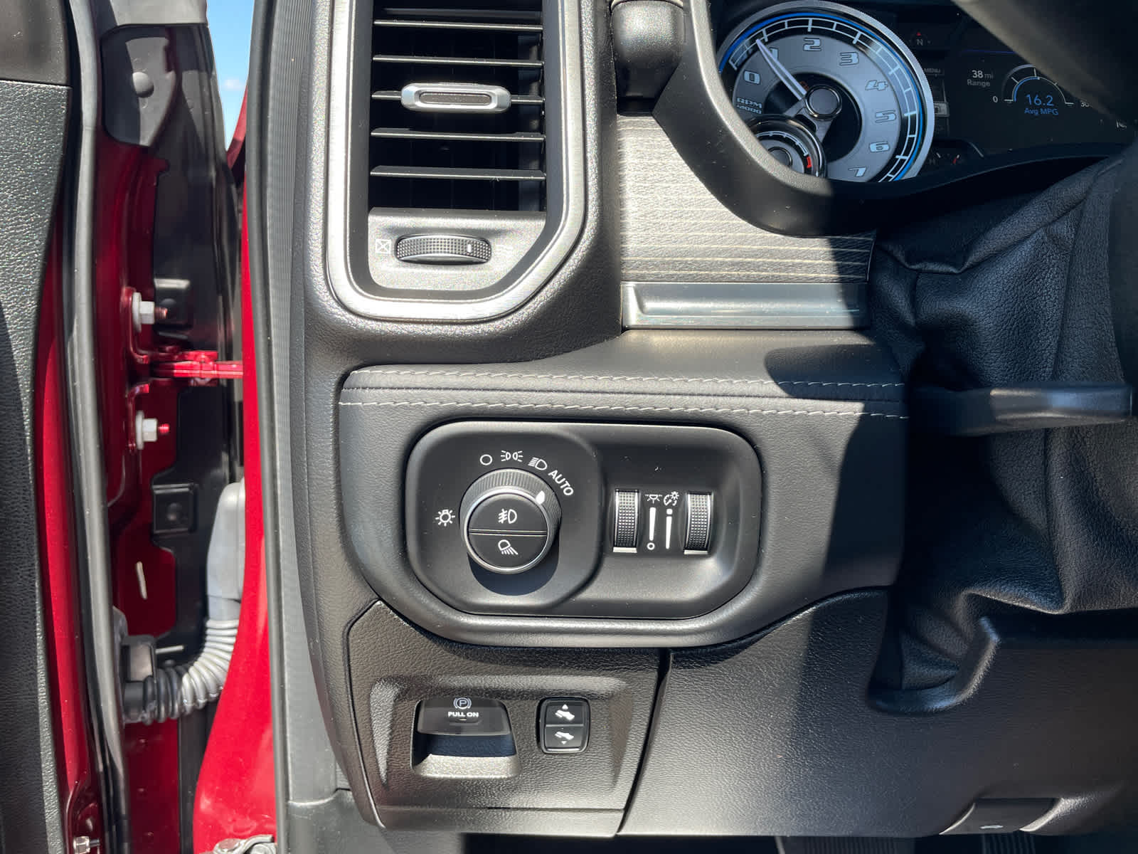 2019 Ram 1500 Limited photo 17