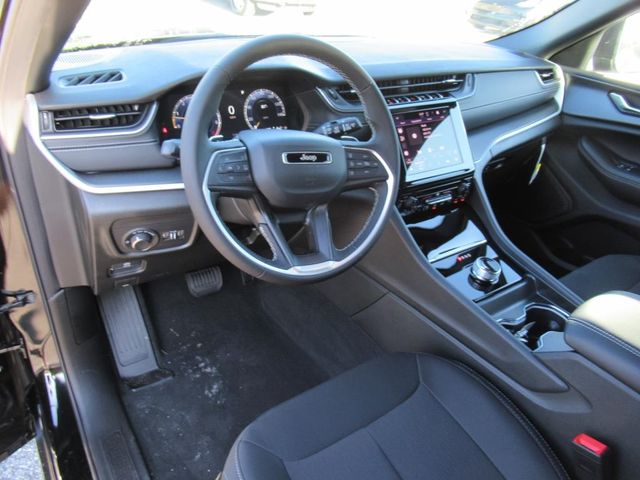 2025 Jeep Grand Cherokee Laredo photo 15